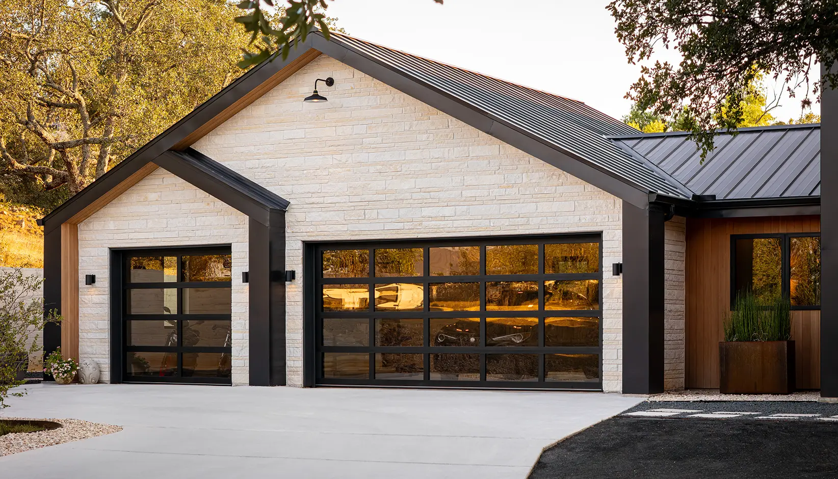 Clopay Canyon Ridge Collection design example 2