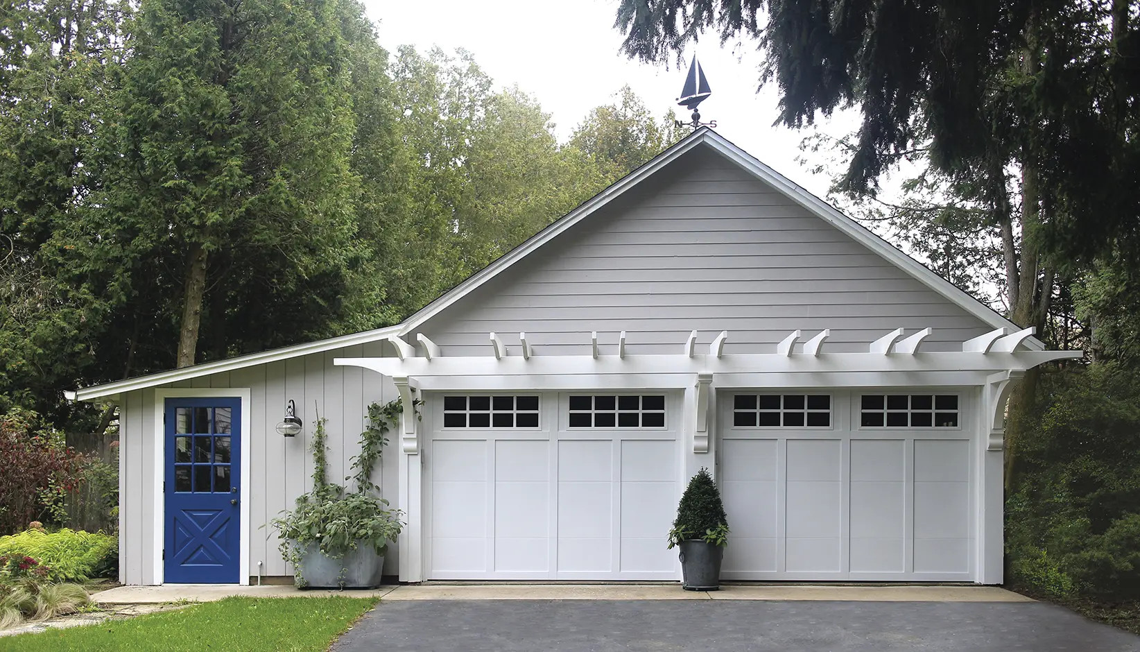 Clopay Grand Harbor Collection - Wood-Composite Carriage House