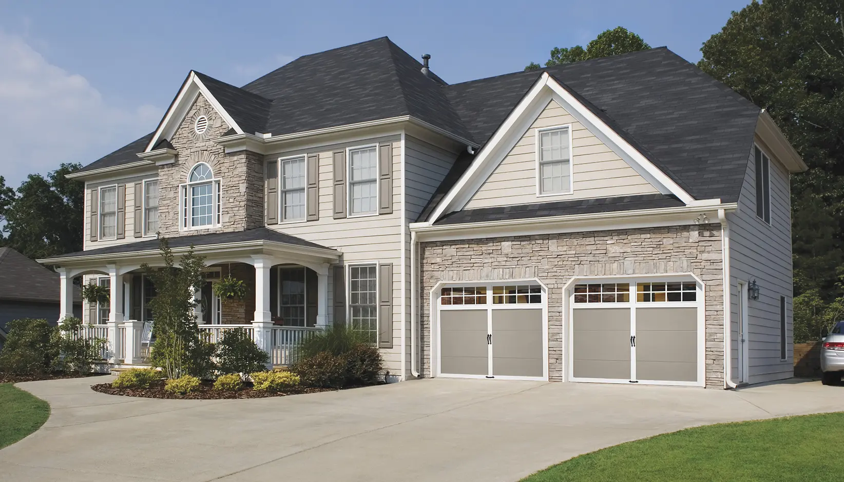 Clopay Grand Harbor Collection design example 3